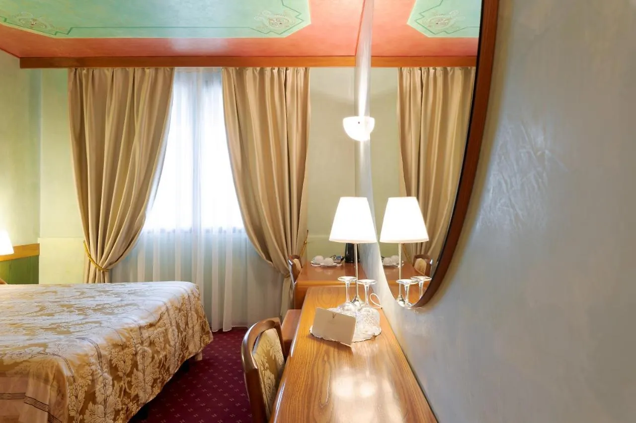 Hotel Aquila D'Oro Desenzano Desenzano del Garda
