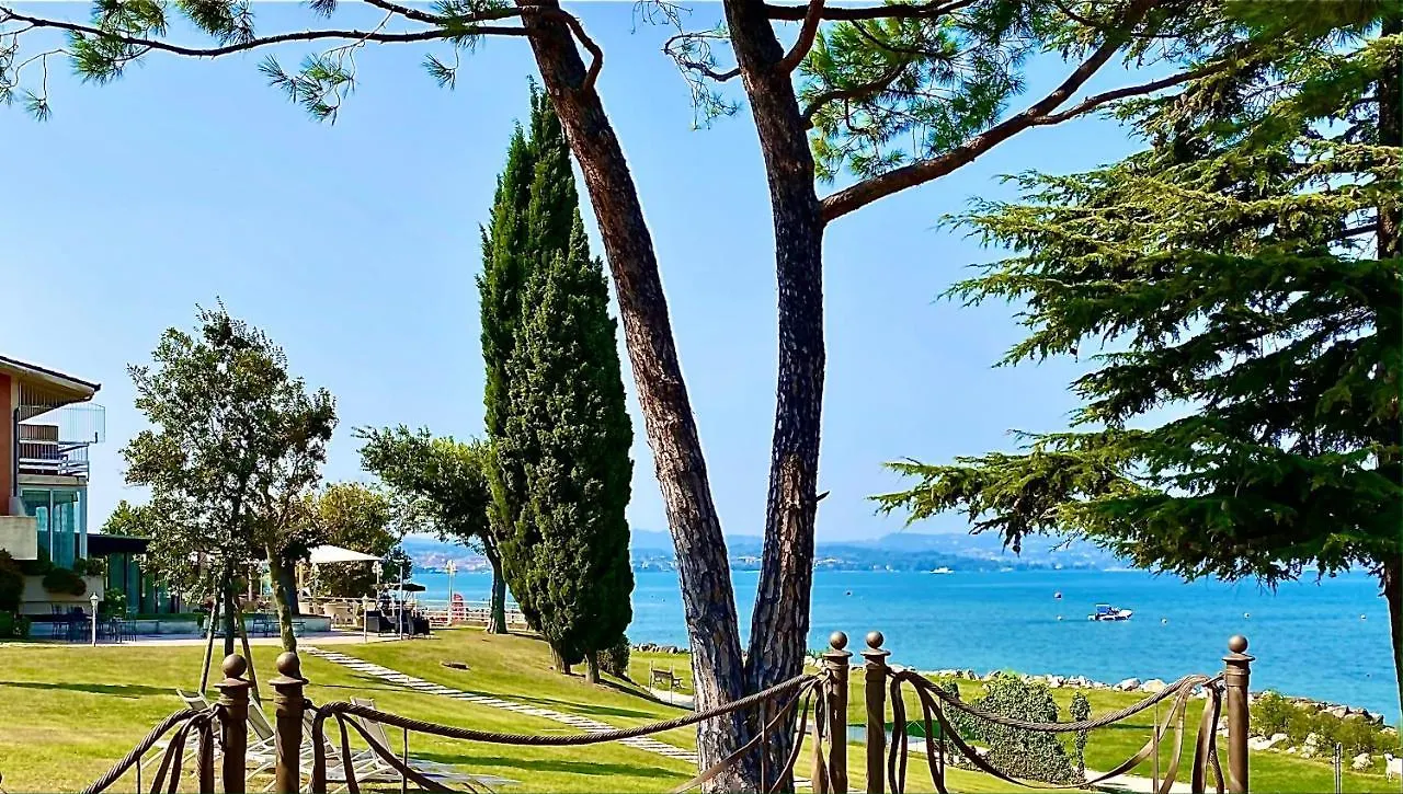 Hotel Aquila D'Oro Desenzano Desenzano del Garda 4*,  Italy
