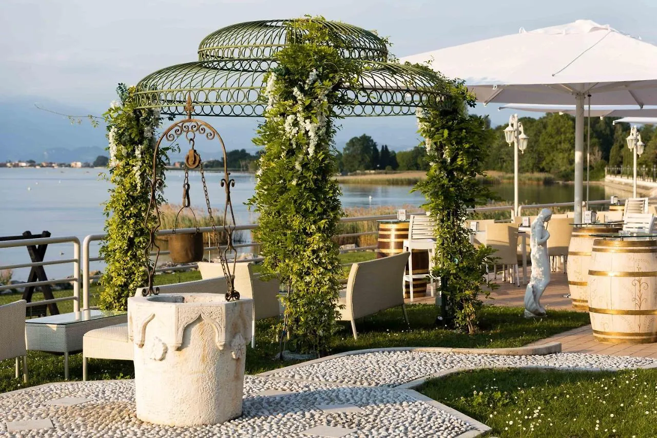 Hotel Aquila D'Oro Desenzano Desenzano del Garda 4*,