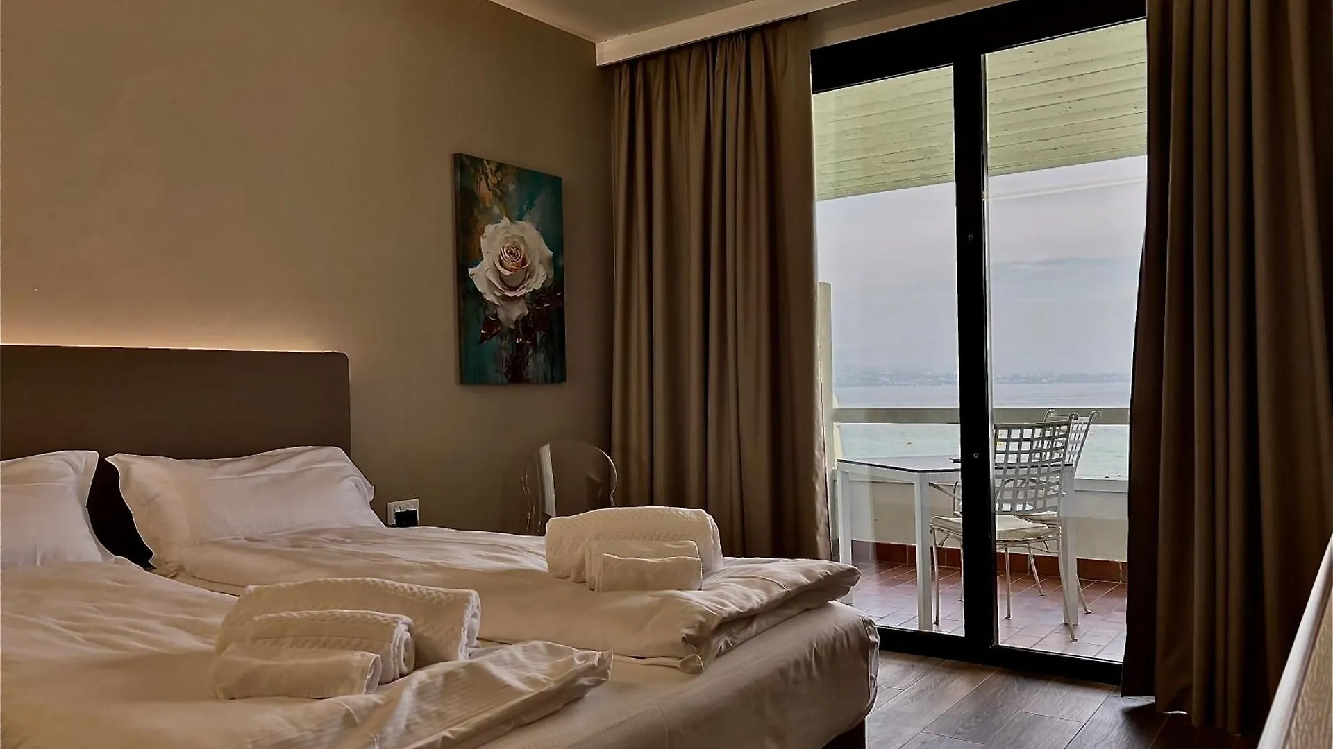 Hotel Aquila D'Oro Desenzano Desenzano del Garda 4*,  Italy