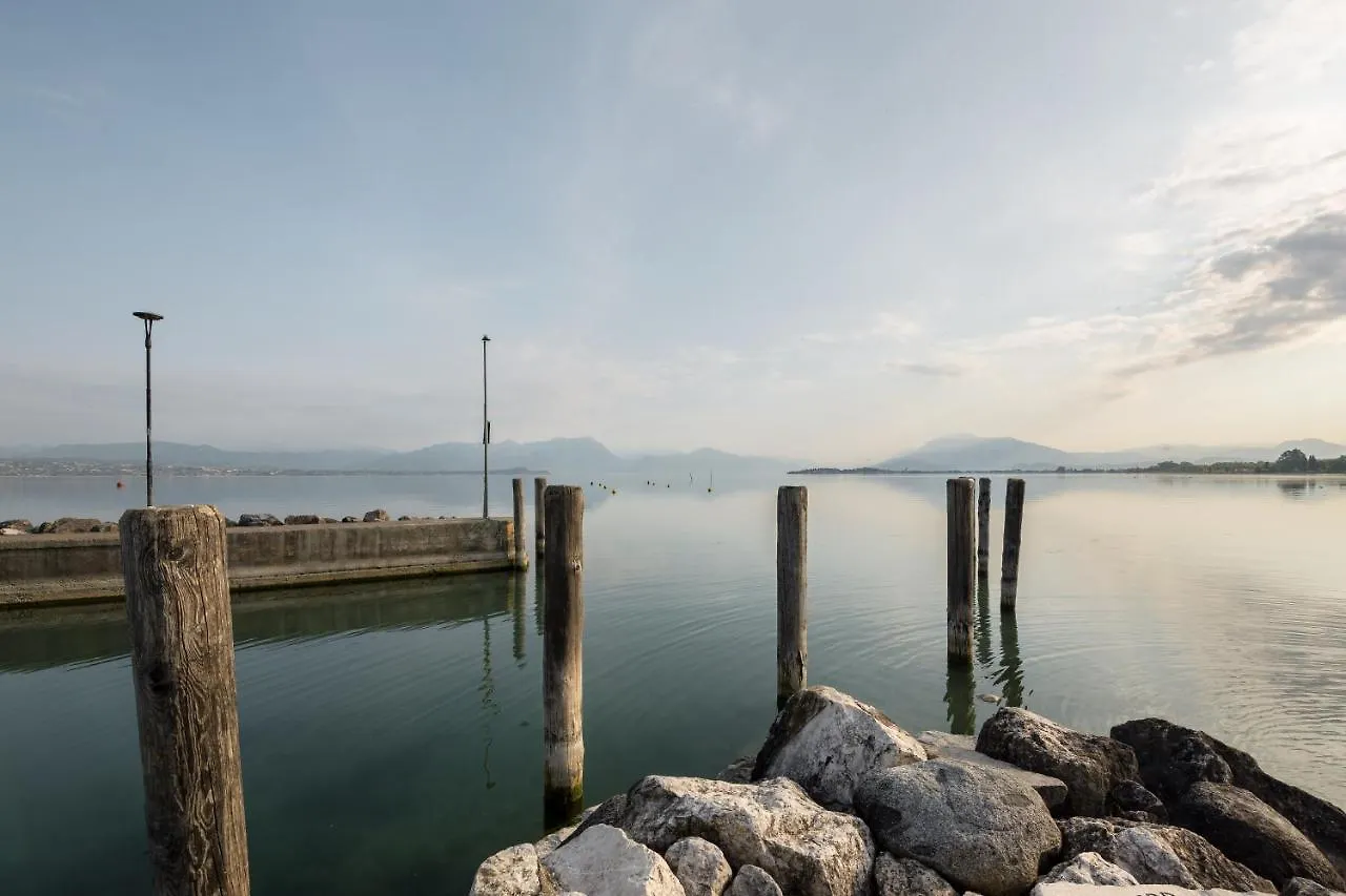 ****  דסנזאנו דל גארדה Hotel Aquila D'Oro Desenzano איטליה
